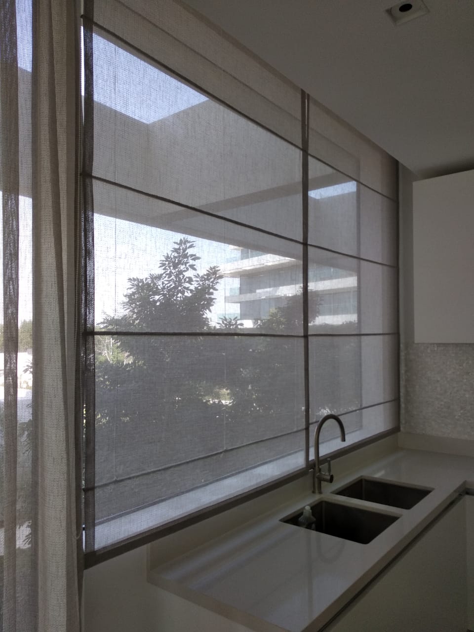 roman blinds (3) roman blinds (3)