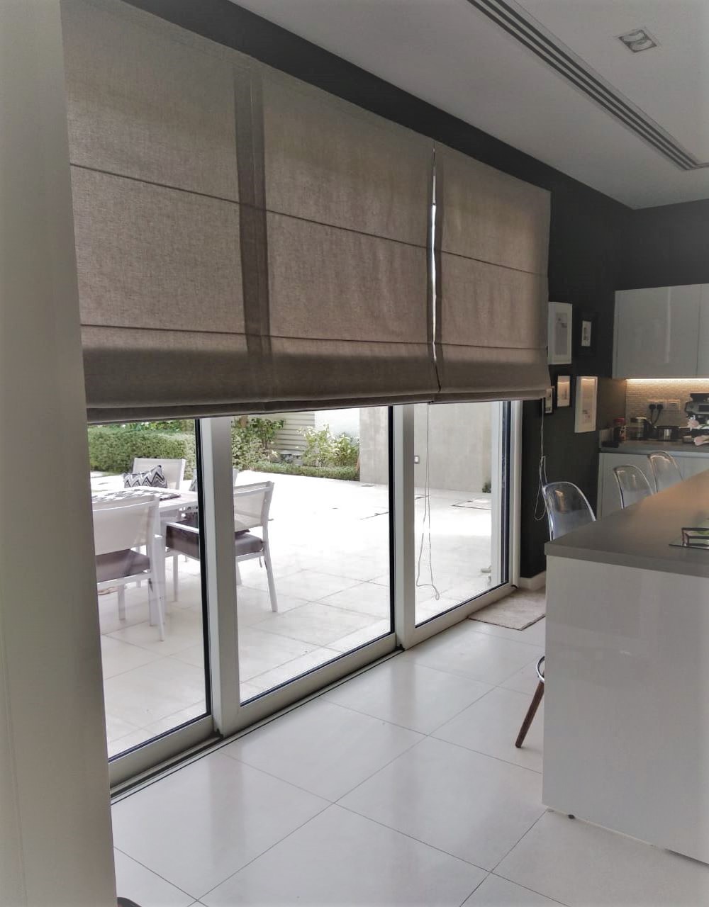 roman blinds (8) roman blinds (8)